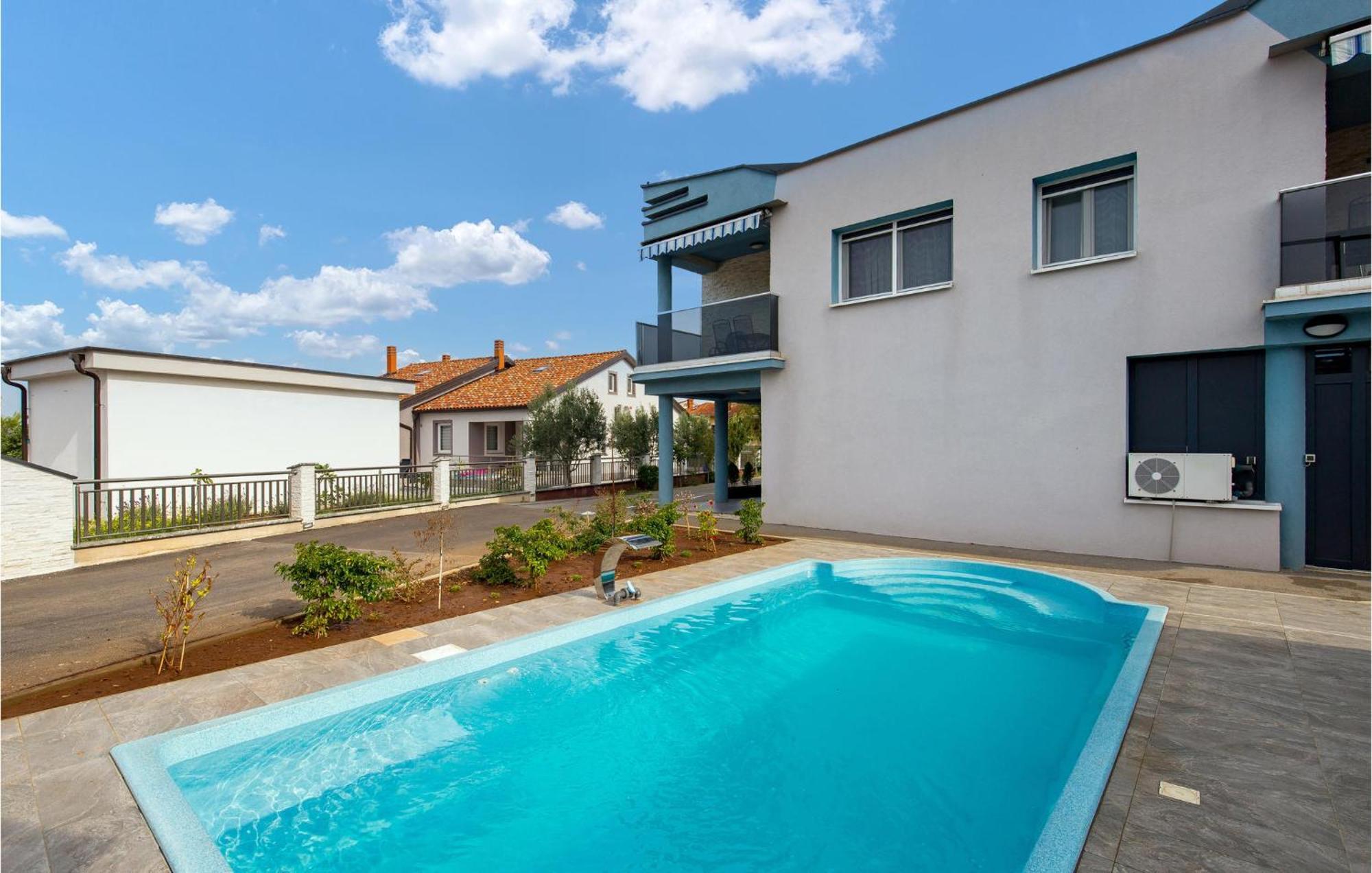 1 Bedroom Beautiful Apartment In Vrh Vrh  Exterior photo